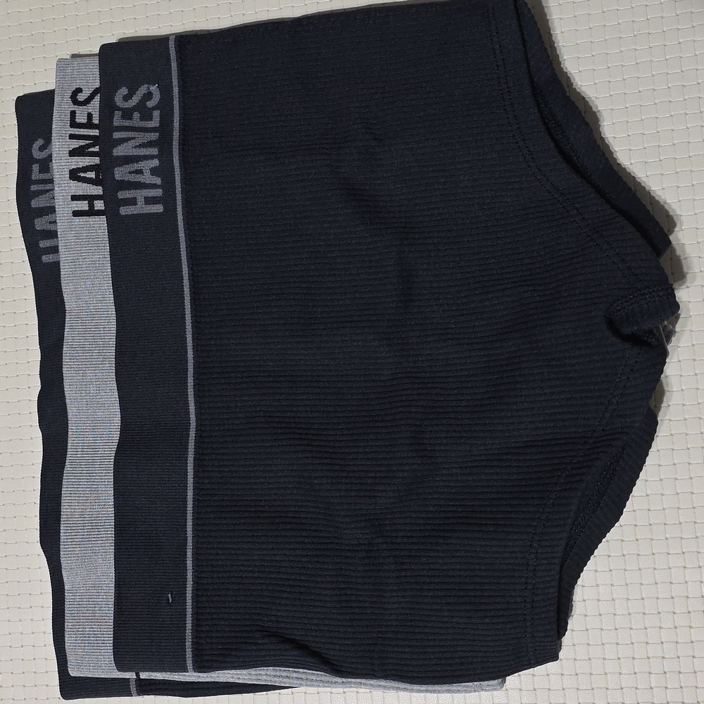 3 NWT Hanes Women's Ribbed Boxer Briefs in Black‎ And Gray Small